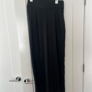 Black Wide Leg Pants with Classic Silhouette